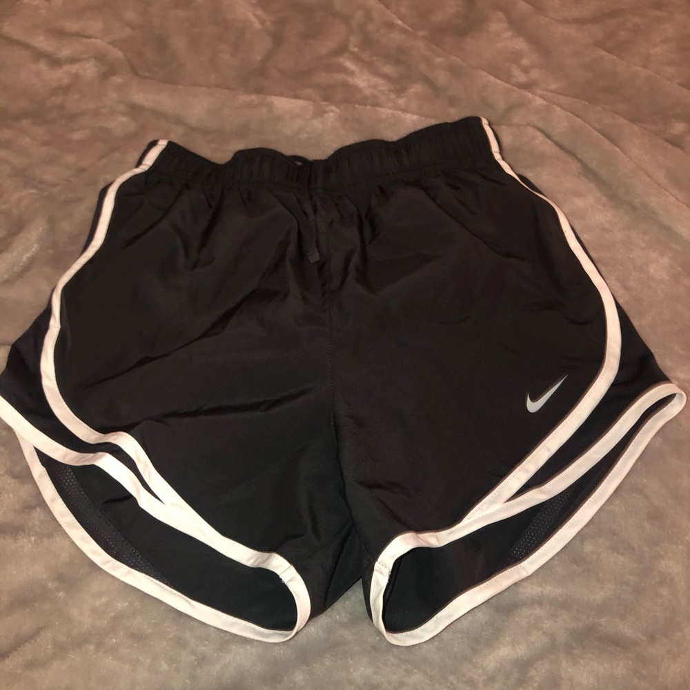 charcoal grey nike shorts